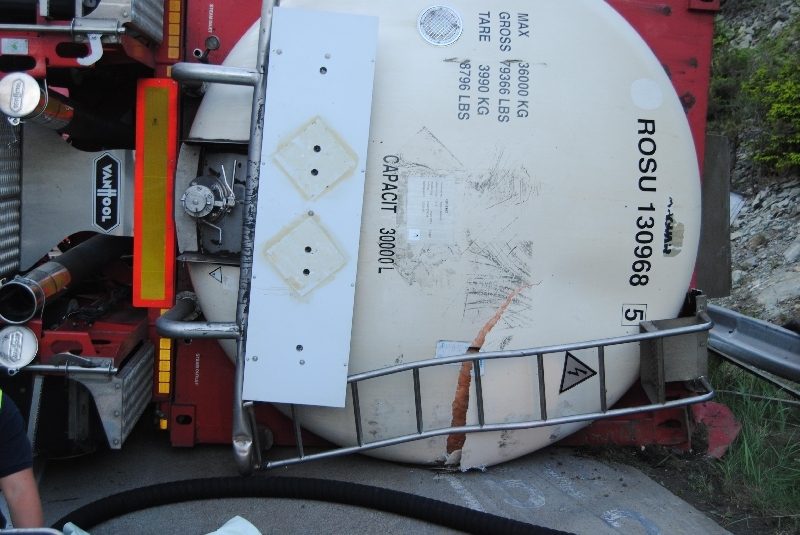 LKW Unfall A10 – Pumparbeiten (Bild 3)